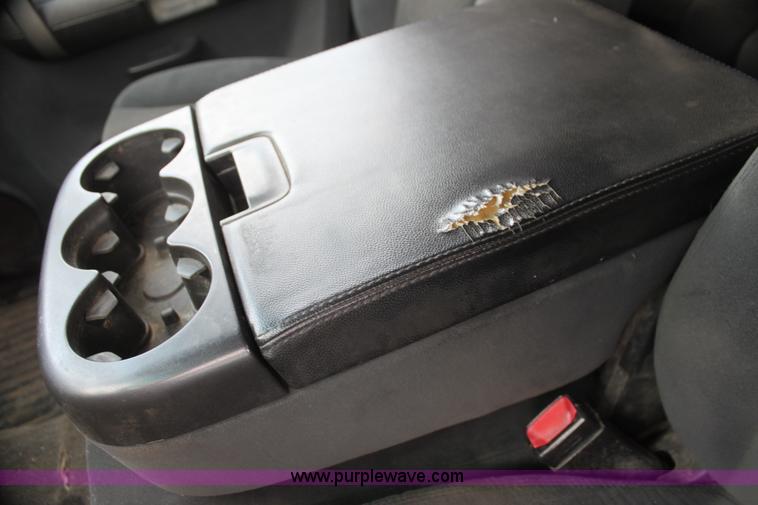 image for item I7423 2007 Chevrolet Silverado 1500 Z71 Crew Cab pickup truck