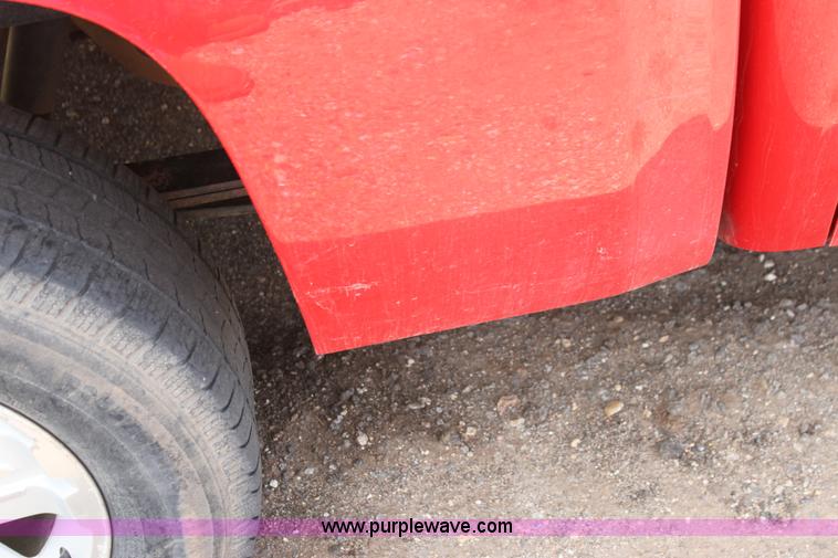 image for item I7423 2007 Chevrolet Silverado 1500 Z71 Crew Cab pickup truck