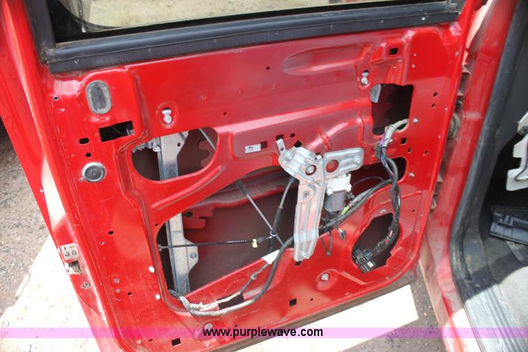 image for item I7423 2007 Chevrolet Silverado 1500 Z71 Crew Cab pickup truck