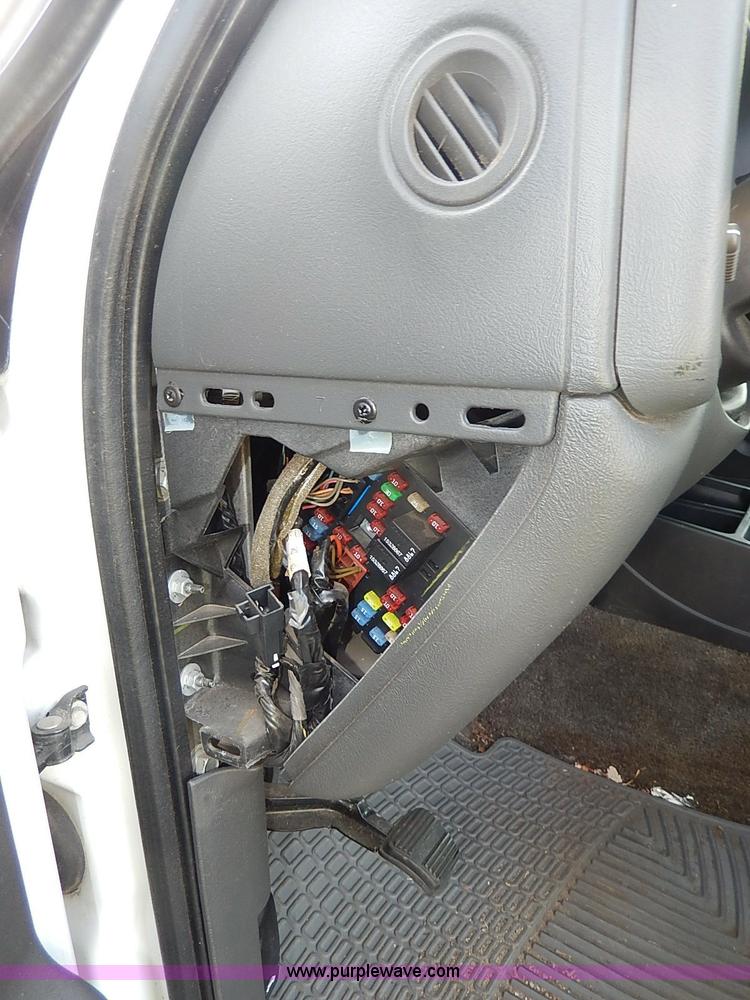 image for item I9358 2003 Chevrolet Avalanche 1500 pickup truck