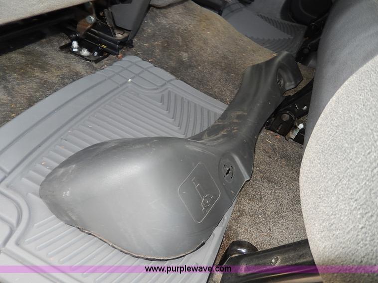 image for item I9358 2003 Chevrolet Avalanche 1500 pickup truck