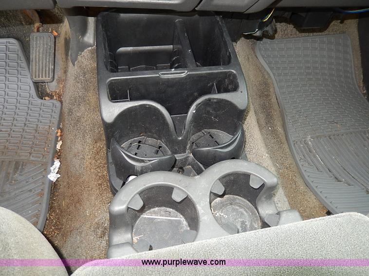 image for item I9358 2003 Chevrolet Avalanche 1500 pickup truck