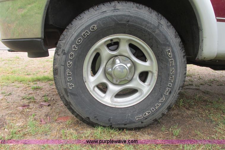 image for item I9648 1997 Ford F150 XLT Lariat SuperCab pickup truck