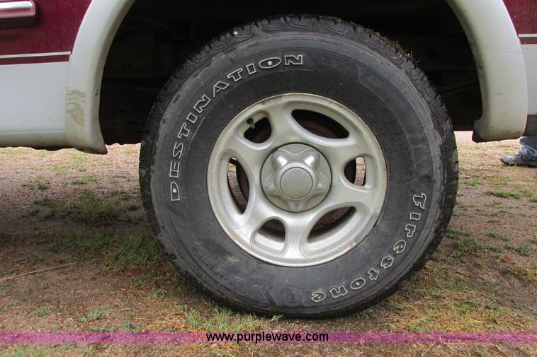 image for item I9648 1997 Ford F150 XLT Lariat SuperCab pickup truck