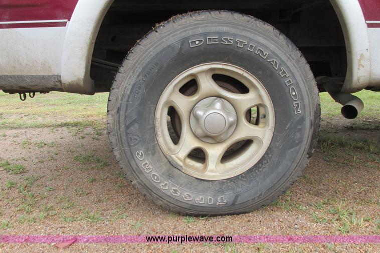 image for item I9648 1997 Ford F150 XLT Lariat SuperCab pickup truck