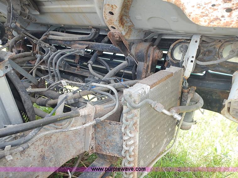 image for item J3220 1990 Isuzu NPR truck cab and chassis