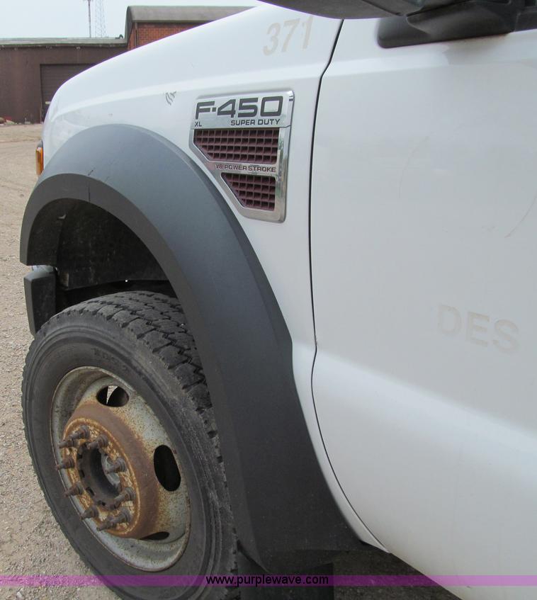 image for item J3478 2008 Ford F450 Super Duty XL Crew Cab flatbed truck