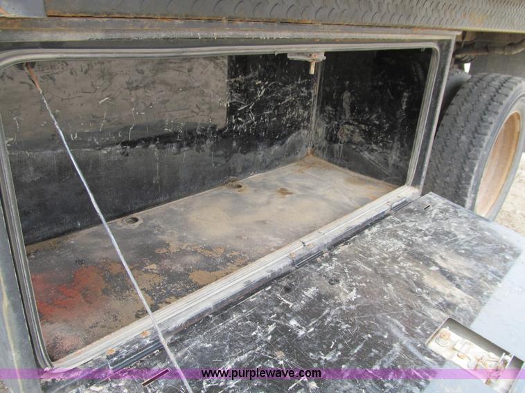 image for item J3478 2008 Ford F450 Super Duty XL Crew Cab flatbed truck