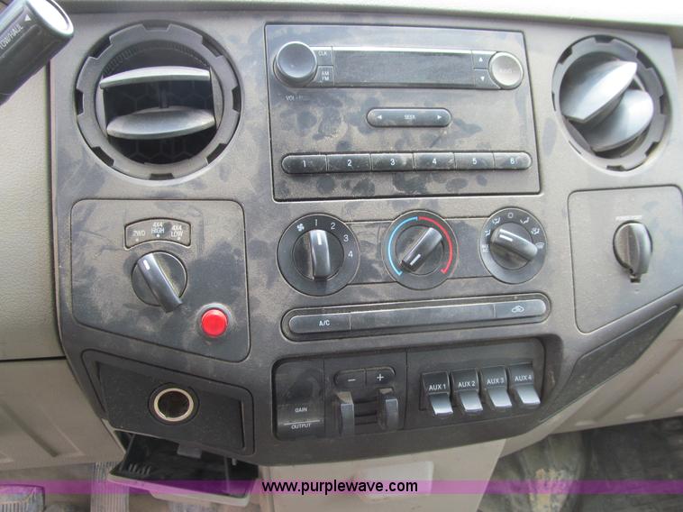 image for item J3478 2008 Ford F450 Super Duty XL Crew Cab flatbed truck