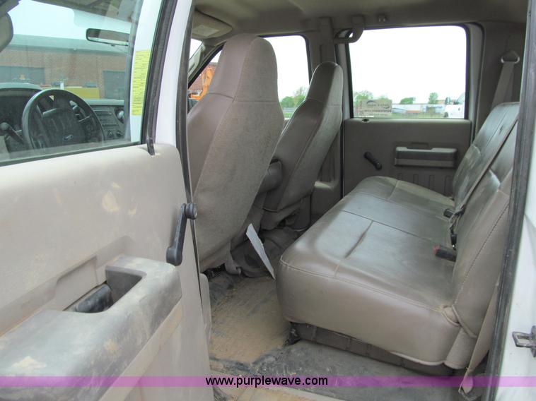 image for item J3478 2008 Ford F450 Super Duty XL Crew Cab flatbed truck