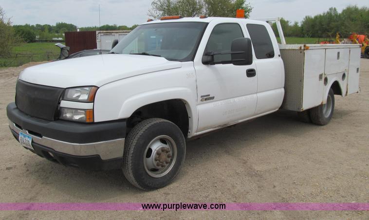 image for item J3479 2006 Chevrolet Silverado 3500 Ext. Cab utility truck