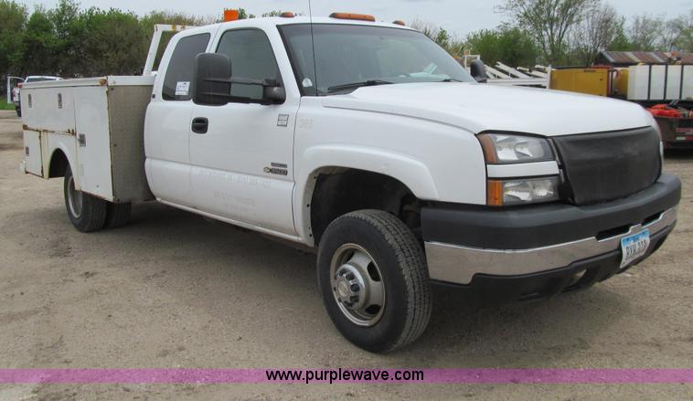 image for item J3479 2006 Chevrolet Silverado 3500 Ext. Cab utility truck