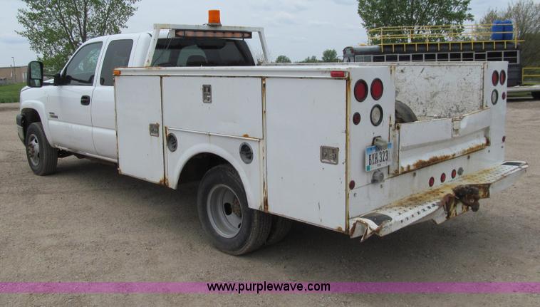 image for item J3479 2006 Chevrolet Silverado 3500 Ext. Cab utility truck