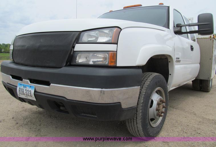 image for item J3479 2006 Chevrolet Silverado 3500 Ext. Cab utility truck