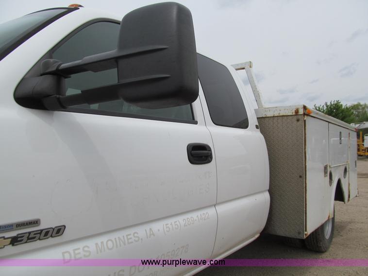 image for item J3479 2006 Chevrolet Silverado 3500 Ext. Cab utility truck