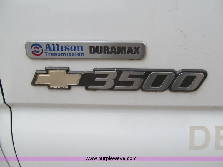 image for item J3479 2006 Chevrolet Silverado 3500 Ext. Cab utility truck