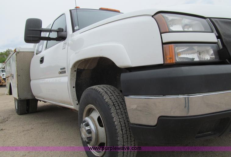 image for item J3479 2006 Chevrolet Silverado 3500 Ext. Cab utility truck