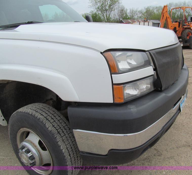 image for item J3479 2006 Chevrolet Silverado 3500 Ext. Cab utility truck