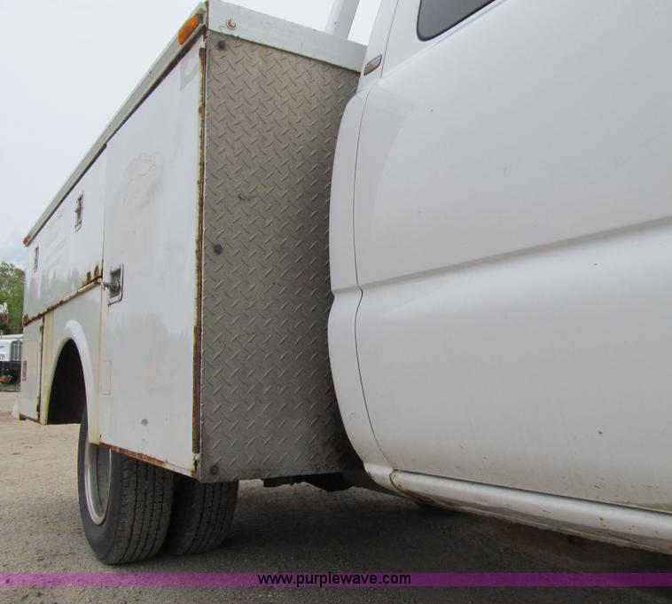 image for item J3479 2006 Chevrolet Silverado 3500 Ext. Cab utility truck