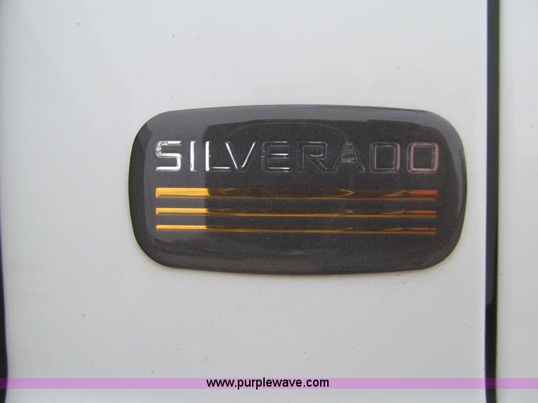 image for item J3479 2006 Chevrolet Silverado 3500 Ext. Cab utility truck