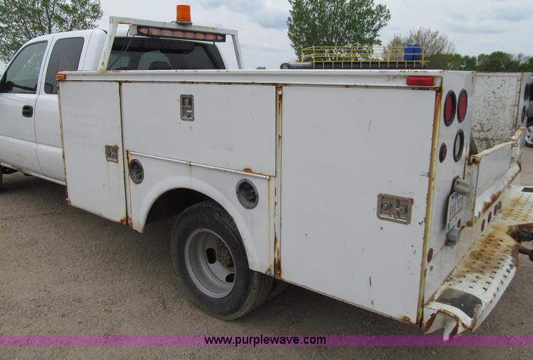 image for item J3479 2006 Chevrolet Silverado 3500 Ext. Cab utility truck