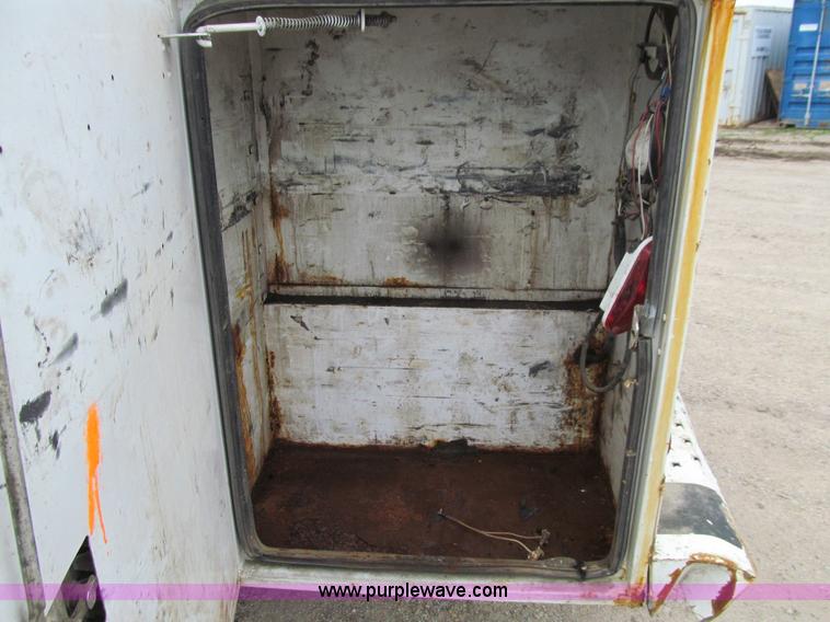 image for item J3479 2006 Chevrolet Silverado 3500 Ext. Cab utility truck