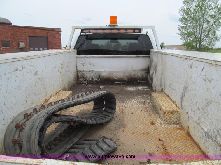 image for item J3479 2006 Chevrolet Silverado 3500 Ext. Cab utility truck