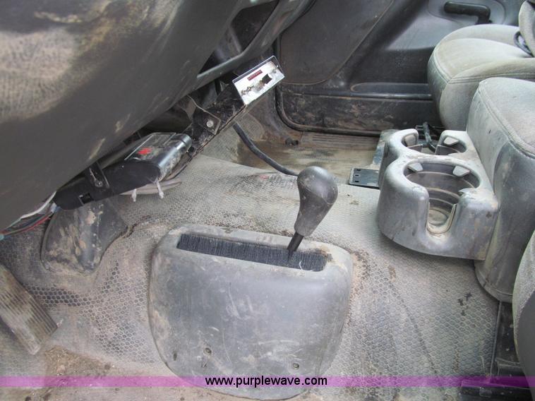 image for item J3479 2006 Chevrolet Silverado 3500 Ext. Cab utility truck