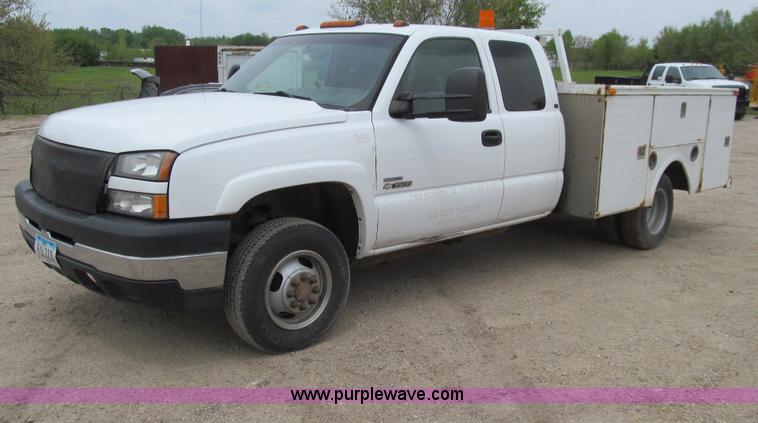 image for item J3479 2006 Chevrolet Silverado 3500 Ext. Cab utility truck