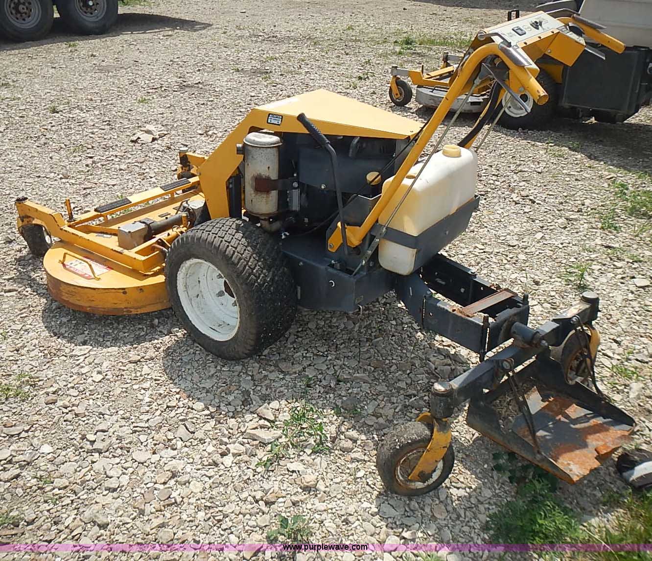 2004 Walker MW ZTR walkbehind lawn mower in Alma, KS Item AZ9997