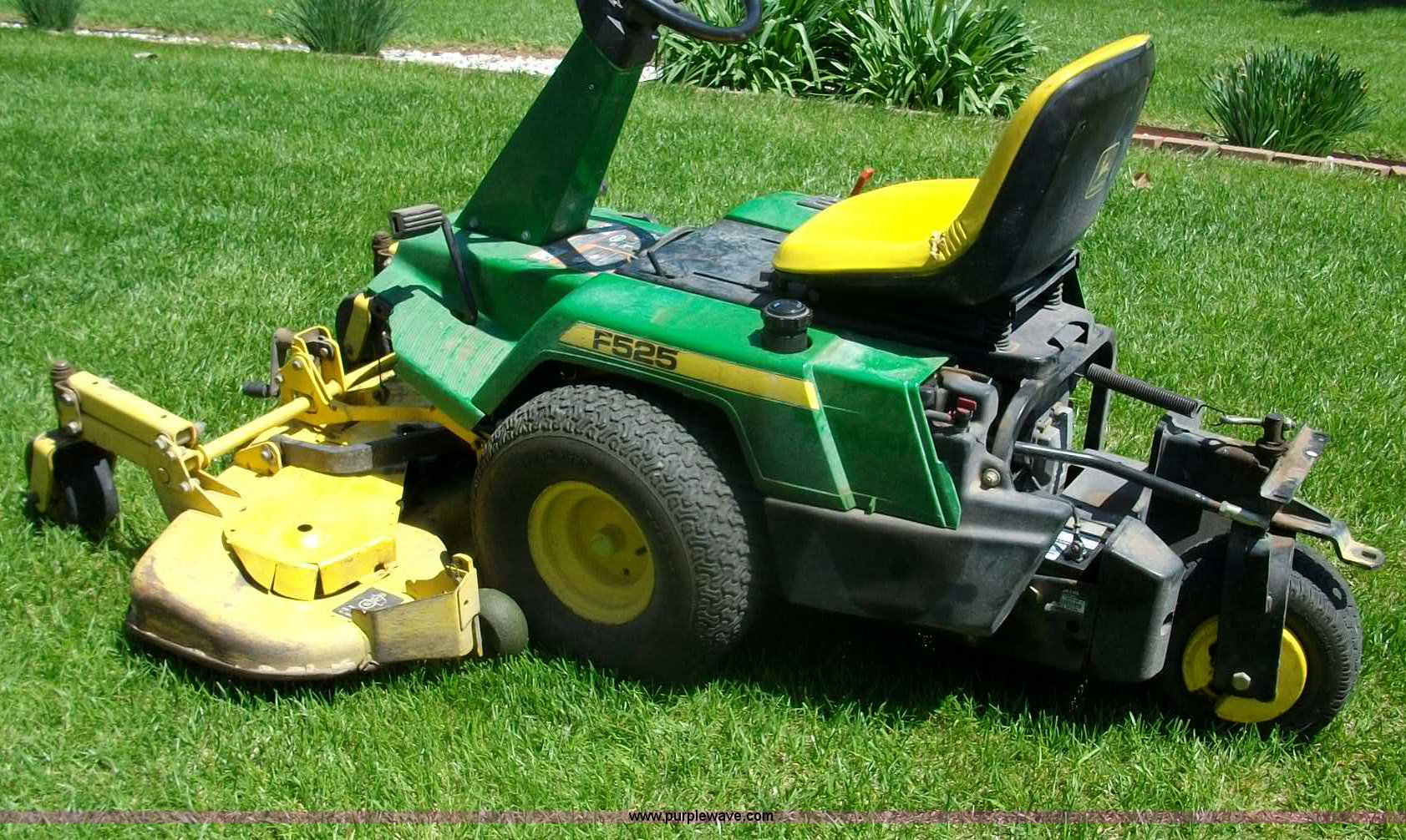 John Deere F525 lawn mower in Wamego, KS Item C1999 sold Purple Wave