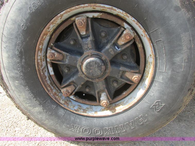 image for item A8682 1990 International 1840 dump truck