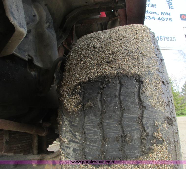 image for item A8682 1990 International 1840 dump truck