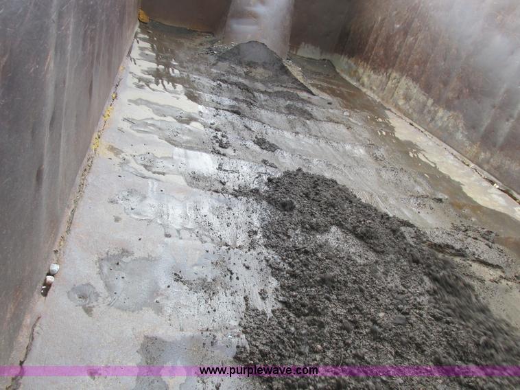 image for item A8682 1990 International 1840 dump truck