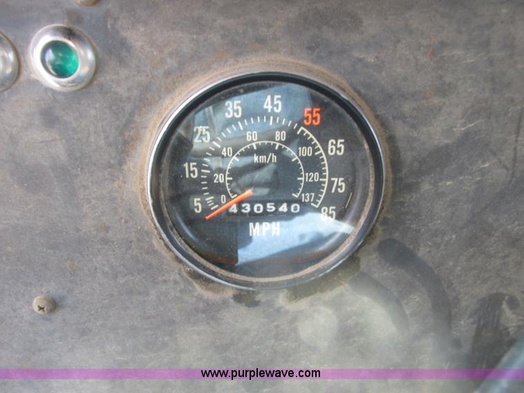 image for item A8682 1990 International 1840 dump truck