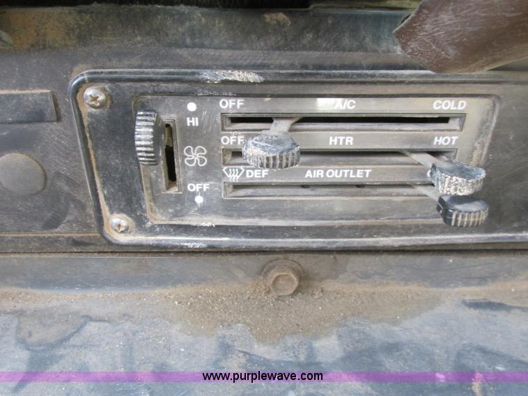 image for item A8682 1990 International 1840 dump truck