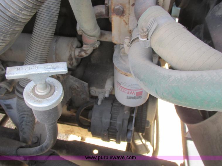 image for item A8682 1990 International 1840 dump truck