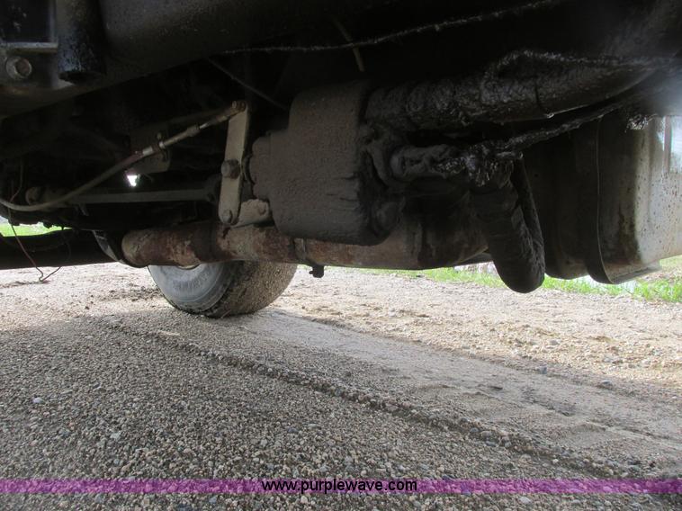 image for item A8682 1990 International 1840 dump truck