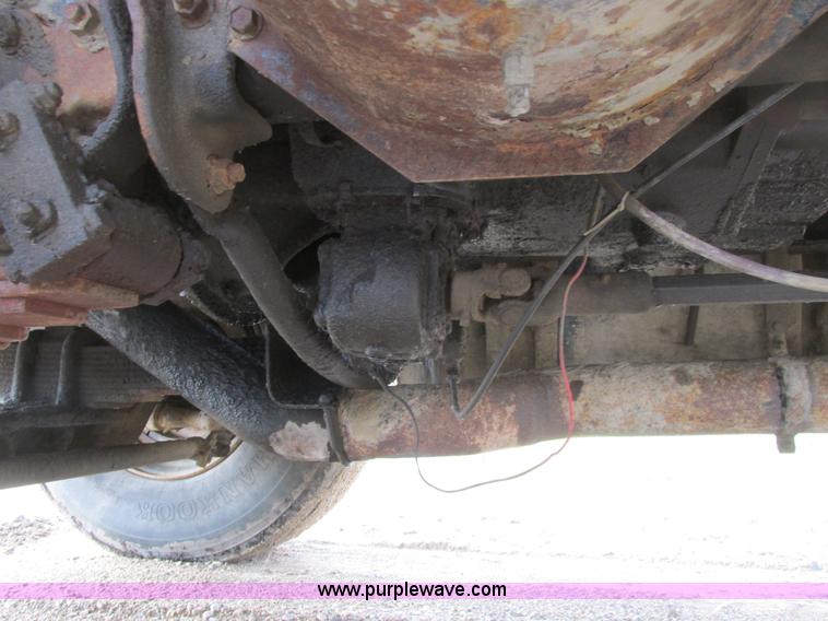 image for item A8682 1990 International 1840 dump truck