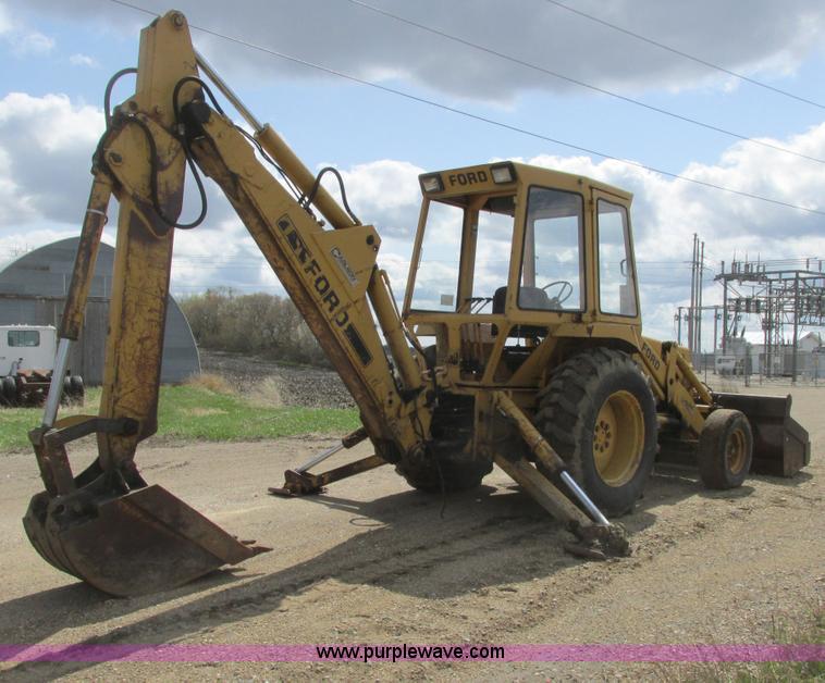 image for item A8685 1985 Ford 655A backhoe