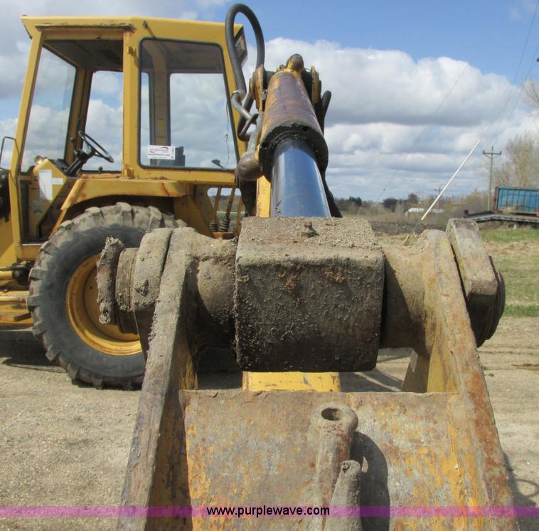 image for item A8685 1985 Ford 655A backhoe