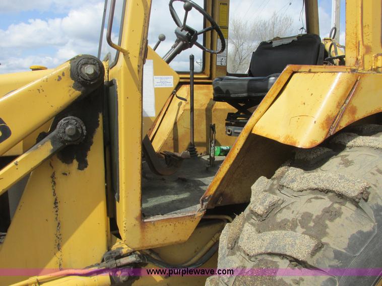 image for item A8685 1985 Ford 655A backhoe