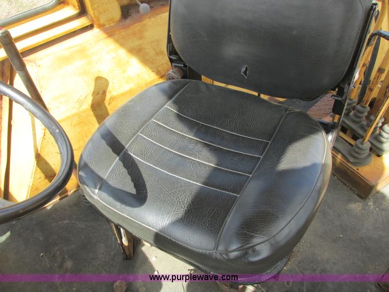 image for item A8685 1985 Ford 655A backhoe