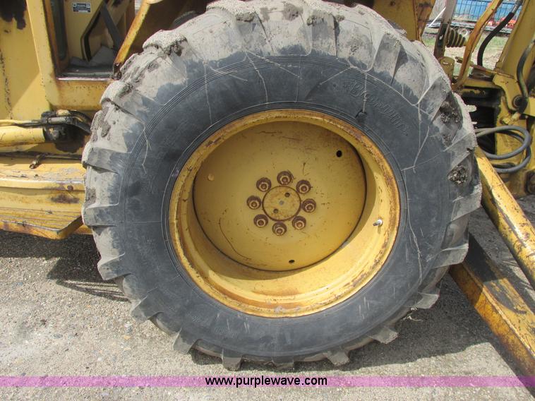 image for item A8685 1985 Ford 655A backhoe