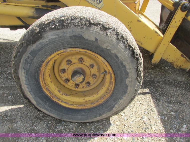 image for item A8685 1985 Ford 655A backhoe