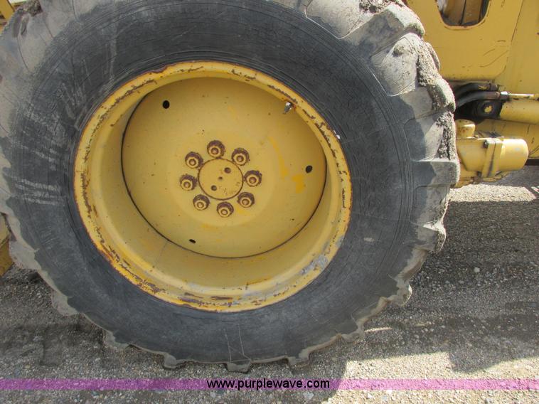 image for item A8685 1985 Ford 655A backhoe