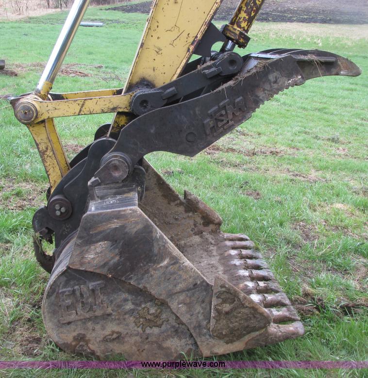 image for item A8687 1999 Komatsu PC150LC-6K excavator