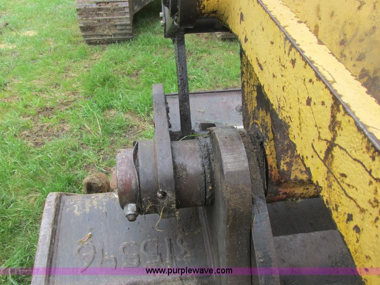 image for item A8687 1999 Komatsu PC150LC-6K excavator