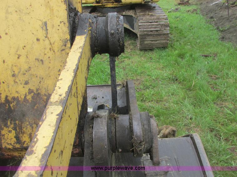 image for item A8687 1999 Komatsu PC150LC-6K excavator