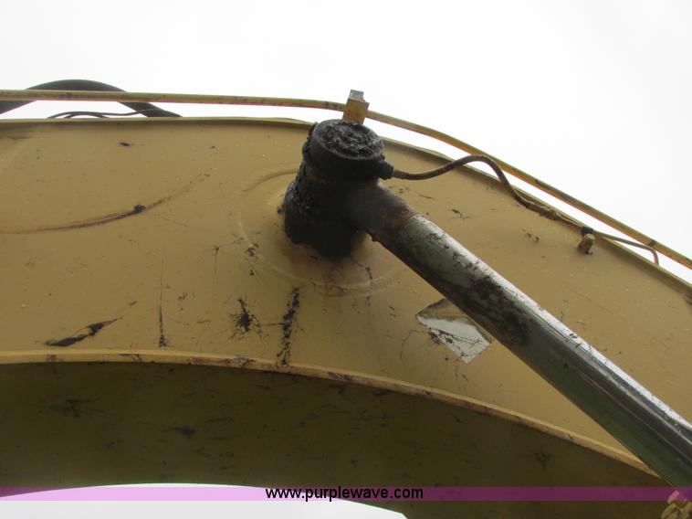 image for item A8687 1999 Komatsu PC150LC-6K excavator